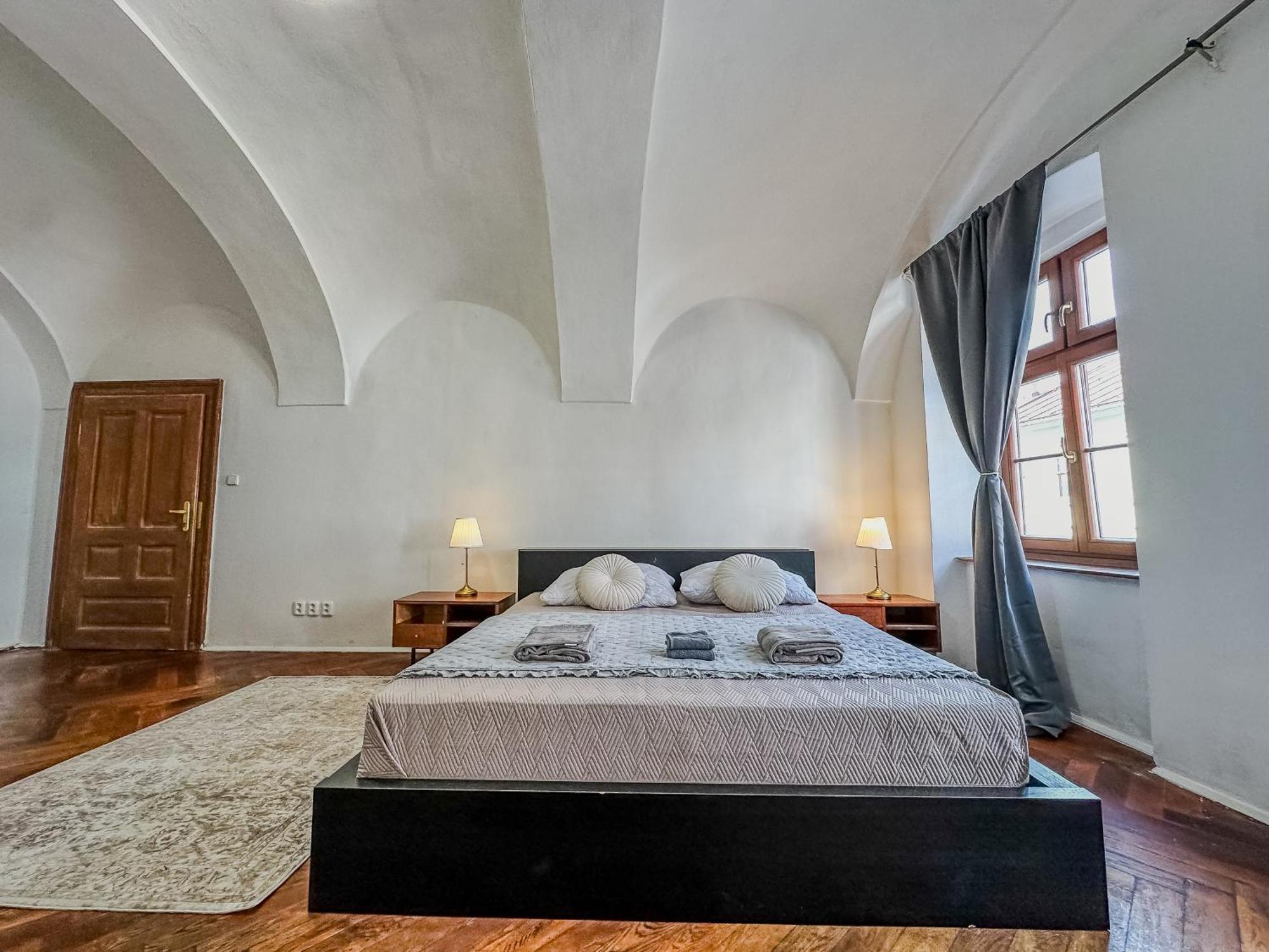 Old Town Apt. A/C And Parking Μπάνσκα Μπίστριτσα Εξωτερικό φωτογραφία